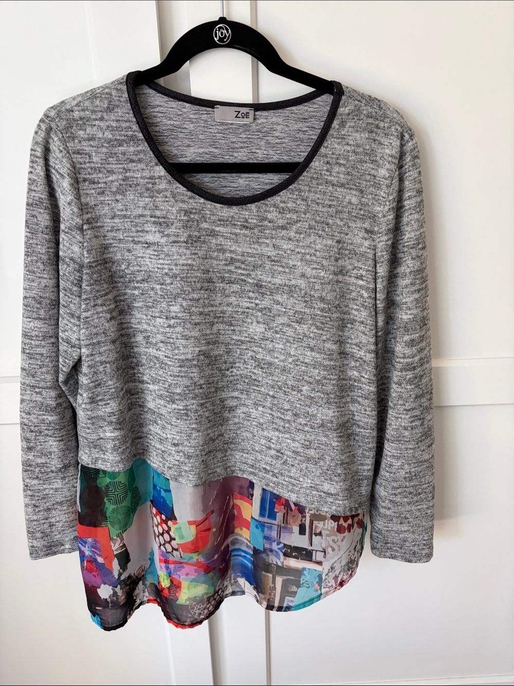 Zoe Gray Heather Long-Sleeve Top with Multicolor Hem